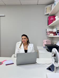 Botox, Preenchimento Labial, Bioestimulador de Colágeno - Dra Camila Bueno - São Paulo em null