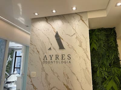 Dra. Marcia Ayres em null